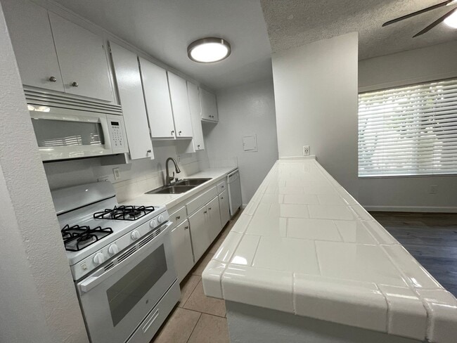 Interior Photo - 6736 Cleon Ave