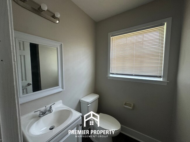 Building Photo - Gorgeous 4BR/2BA Bartlett Home with Brick Fireplace & Spacious Fenced Yard!