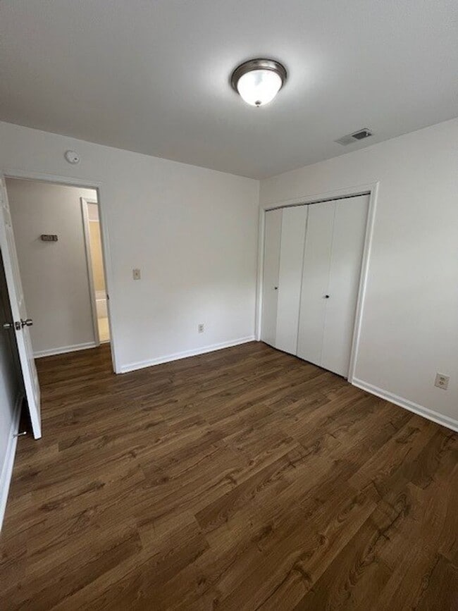 Building Photo - Recently updated 3 bedroom 2 bath home in King Grants