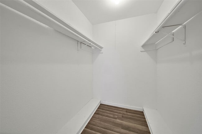 Building Photo - 10006 Neuens Rd
