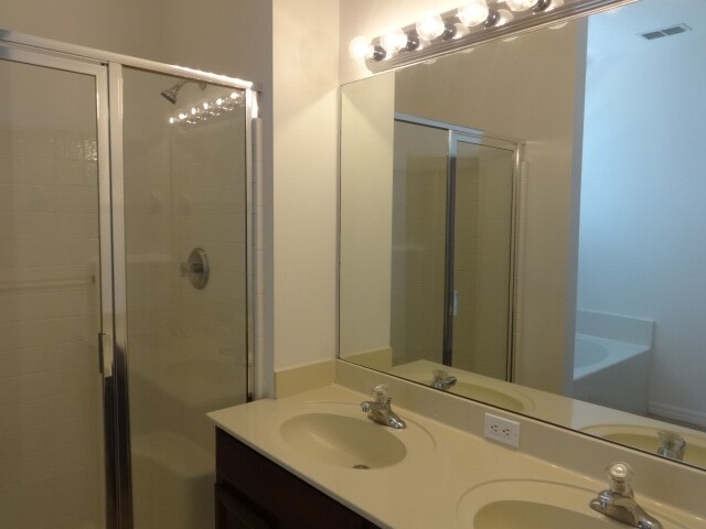 Building Photo - 508 Azalea Bloom Dr