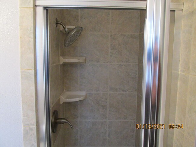 Building Photo - HUGE Bonus room ! Remodeled !  Hardwood Flooring Throughout & New Carpet in Bedrooms, Tile, Grani...