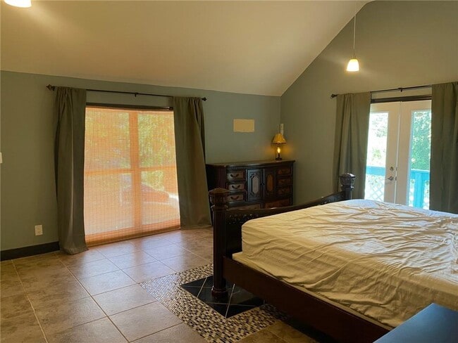 Building Photo - 1256 Chambers Rd