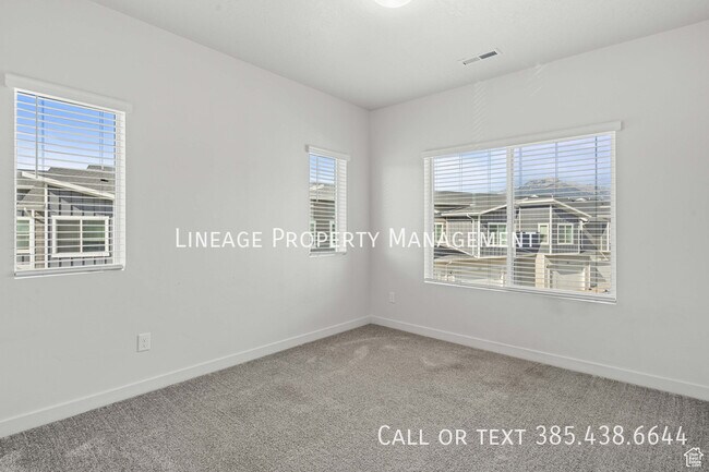 Building Photo - 15524 Trumpet Ln