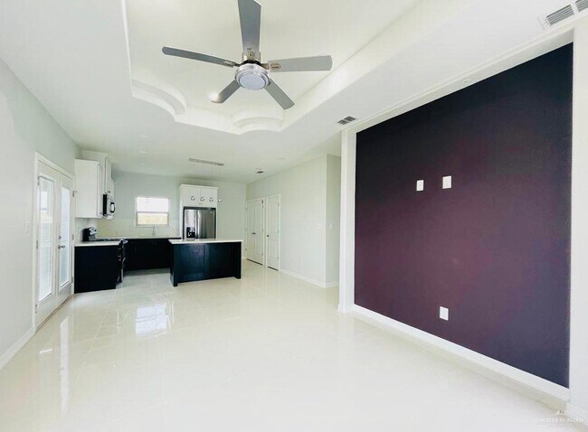 Building Photo - 208 W Rutherford Ave