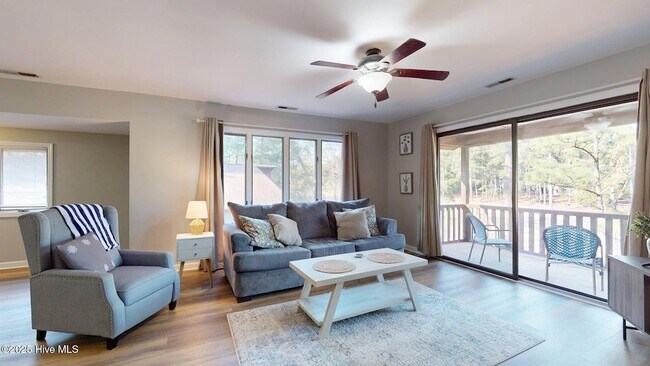 Building Photo - 704 Dover St