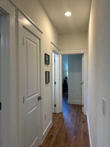 Building Photo - 4819 Whitewood Rd