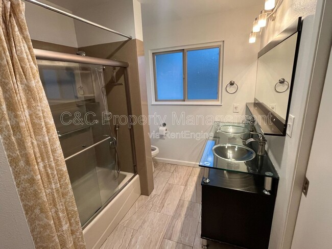 Building Photo - 212 Derecho Way