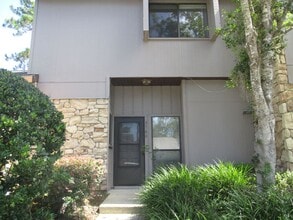 Building Photo - 2/2.5 Townhome Mile Run