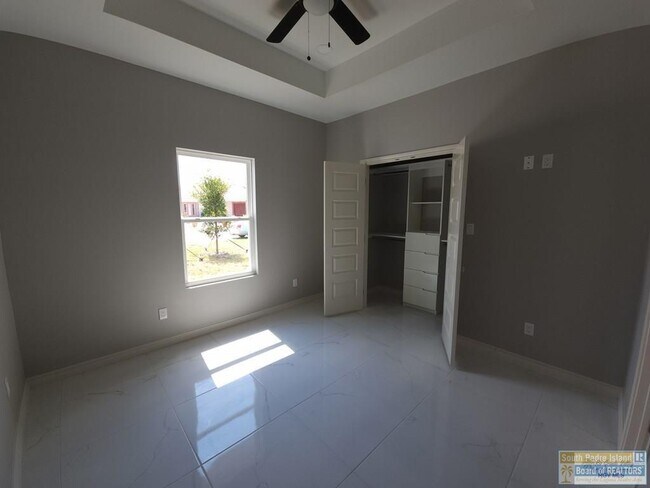 Building Photo - 108 Avenida Escandon