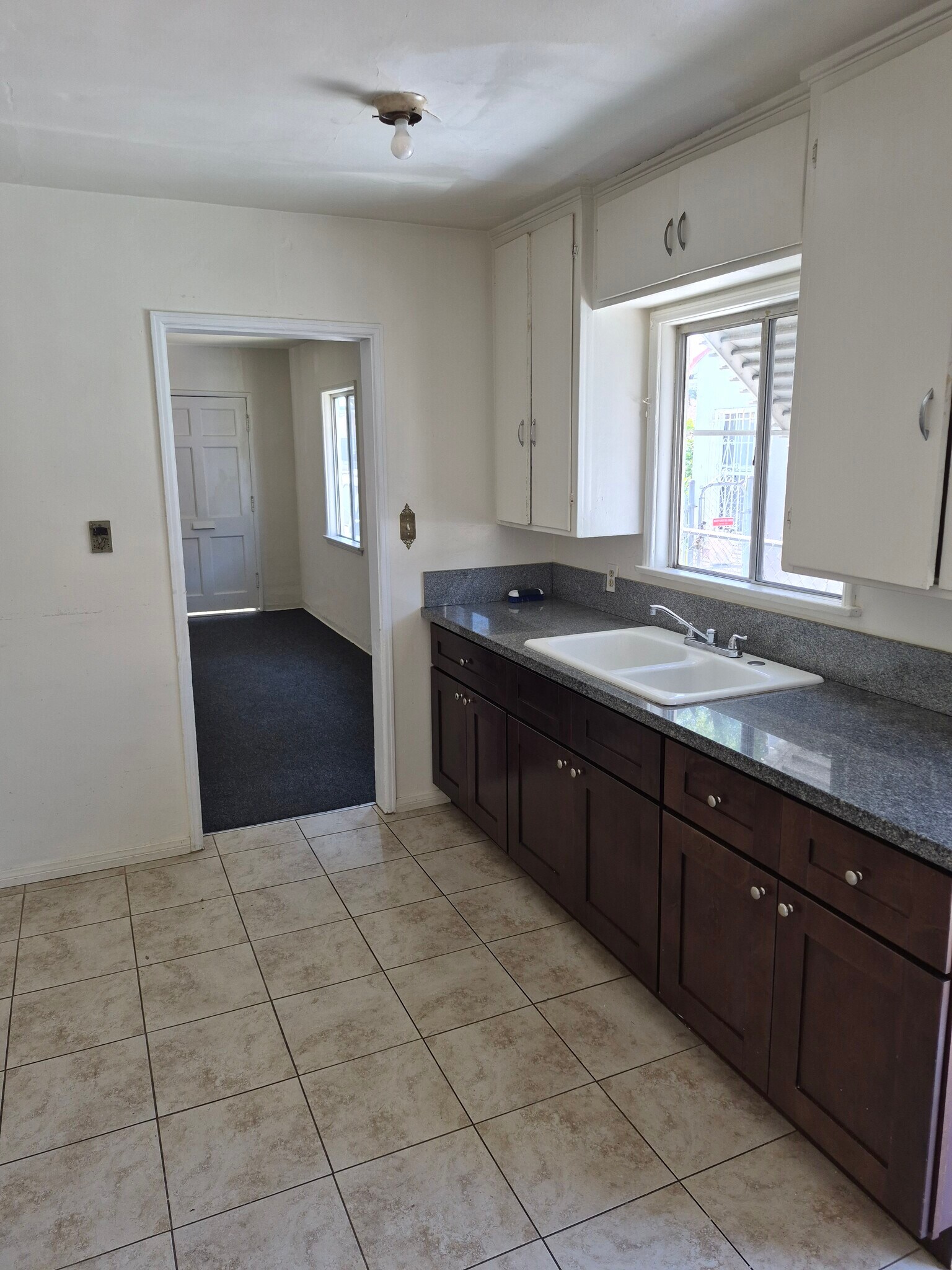 Building Photo - 8665 S Gate Ave