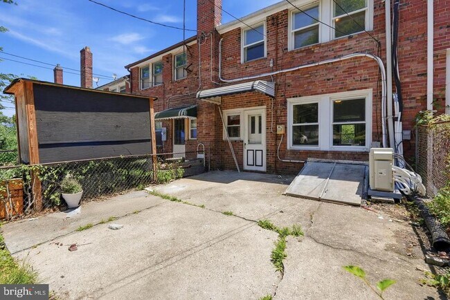 Building Photo - 934 Argonne Dr