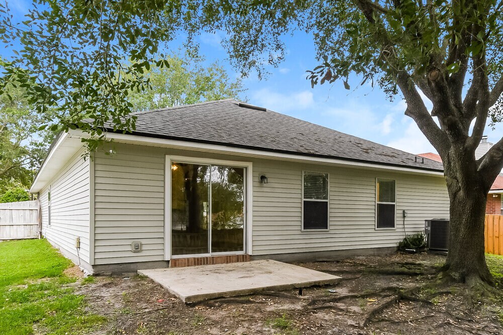 Building Photo - 2621 Fernleaf Dr