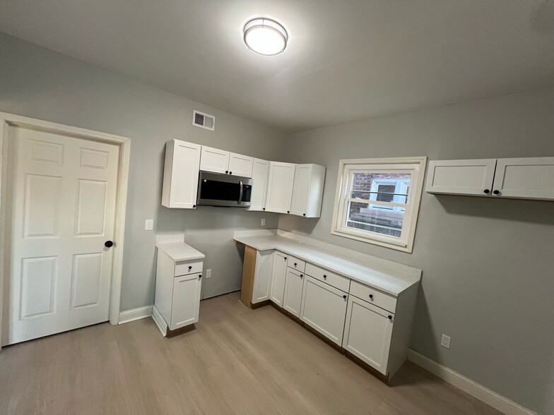 Building Photo - 4086 Montgomery St