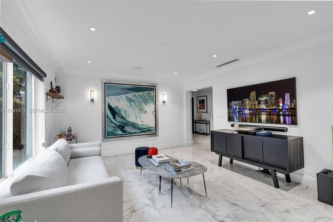 Building Photo - 1030 Manati Ave