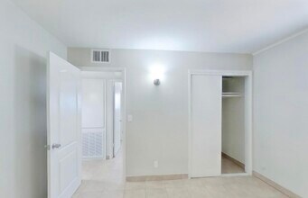 Building Photo - Rebekah Ritter