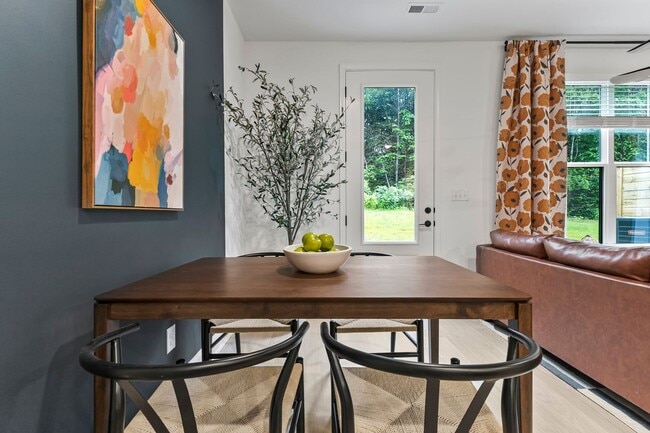 Building Photo - ONE-MONTH FREE RENT! 3-Bed, 2.5-Bath Townhome with Washer & Dryer Included