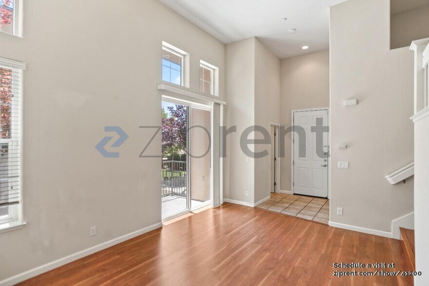 Building Photo - 1076 Sapphire Terrace