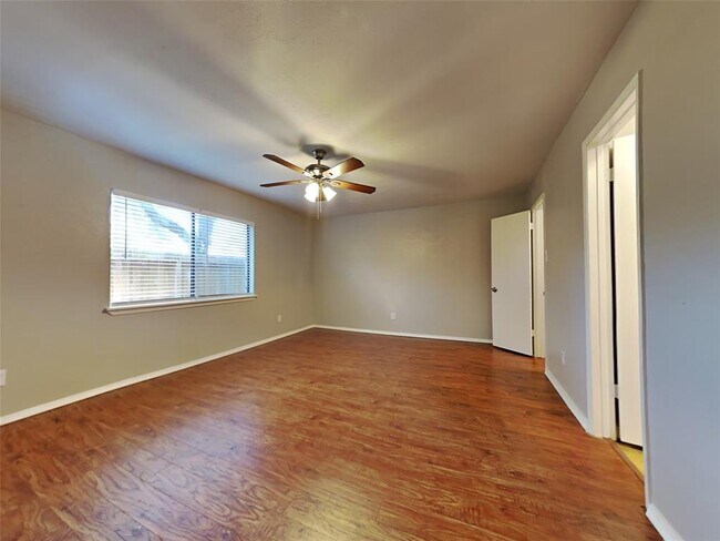 Building Photo - 7311 Thicket Trail Dr