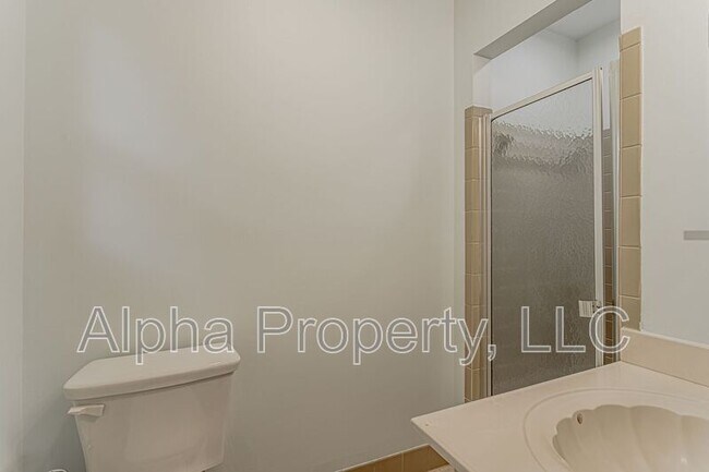 Building Photo - 109 Roberts Cir