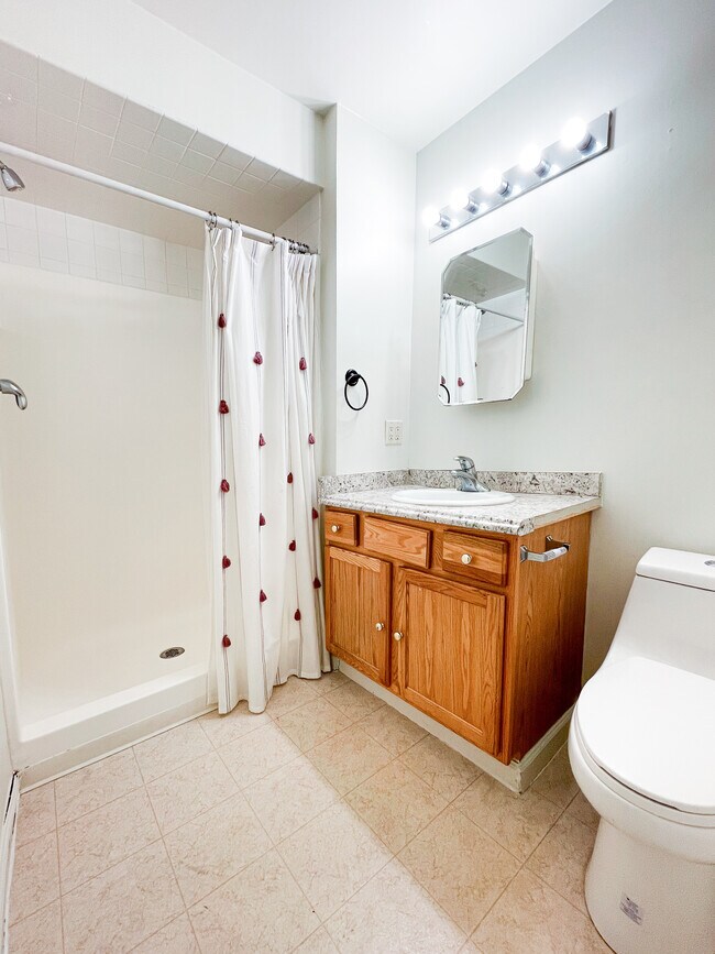 Building Photo - 222 Stonemill Rd