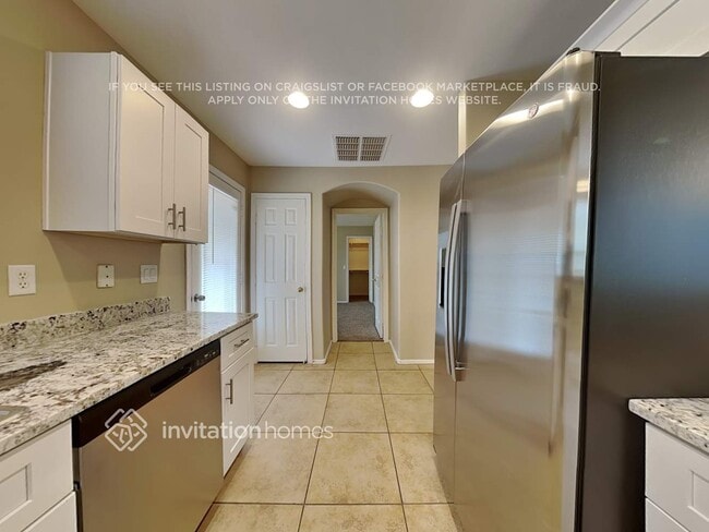 Building Photo - 1620 W Chanute Pass