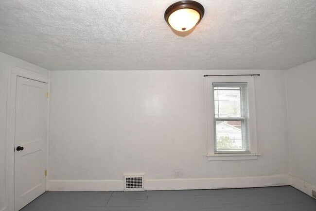 Building Photo - River Park Charming 3 bedroom Single Famil...
