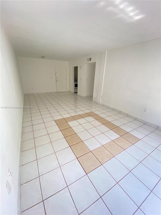 Building Photo - 605 NW 72nd Ave