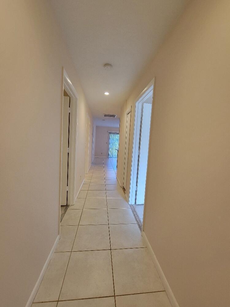 Building Photo - 1087 Goldenrod Rd