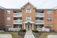 Building Photo - 6560 W Belmont Ave