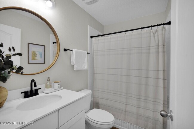 Building Photo - 187 Silverleaf Village Dr