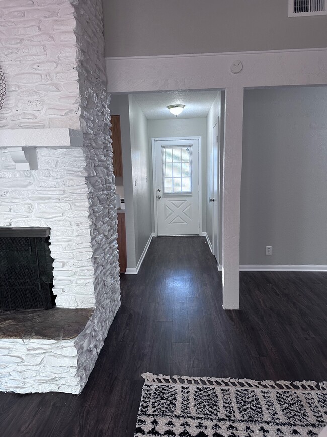 Building Photo - 3409 Graybuck Rd