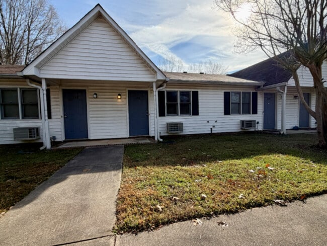 Building Photo - 1442 Riverview Rd