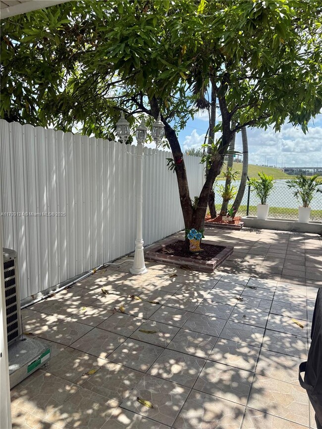 Building Photo - 1153 NW 123rd Ct