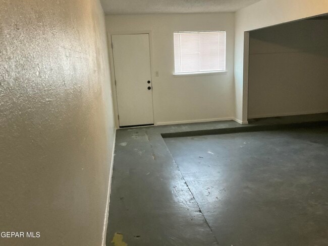 Building Photo - 335 Flynn Dr