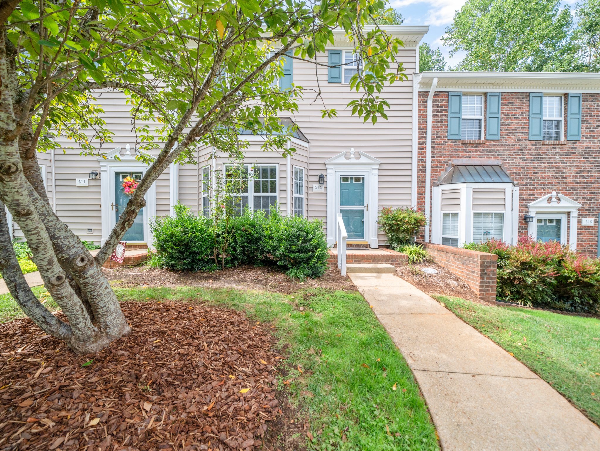 Building Photo - 313 Silverberry Ct