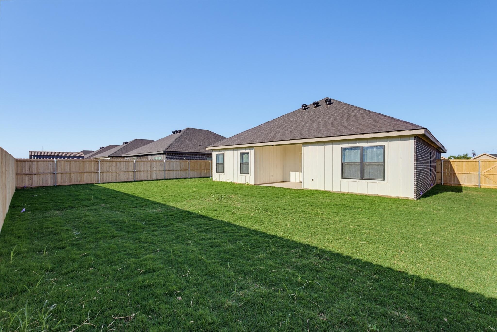 Building Photo - 7659 Lake Ridge Pky