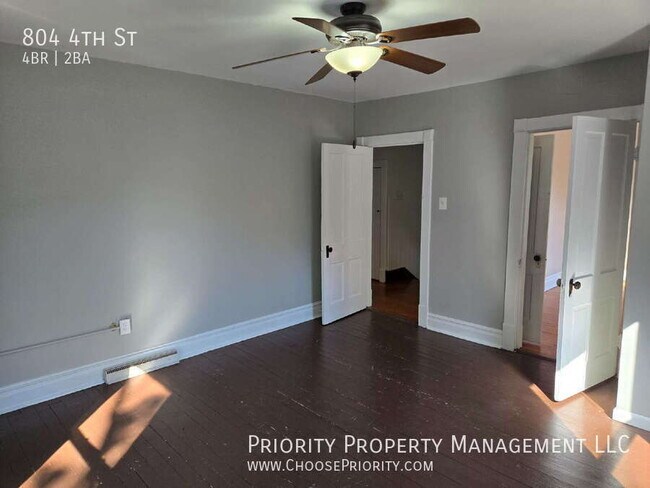 Building Photo - 804 4th St