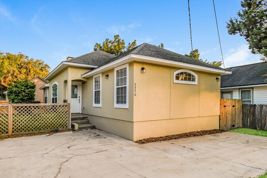 Building Photo - 3376 FL-207