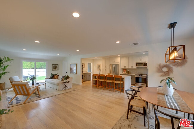 Building Photo - 3915 Coldwater Canyon Ave