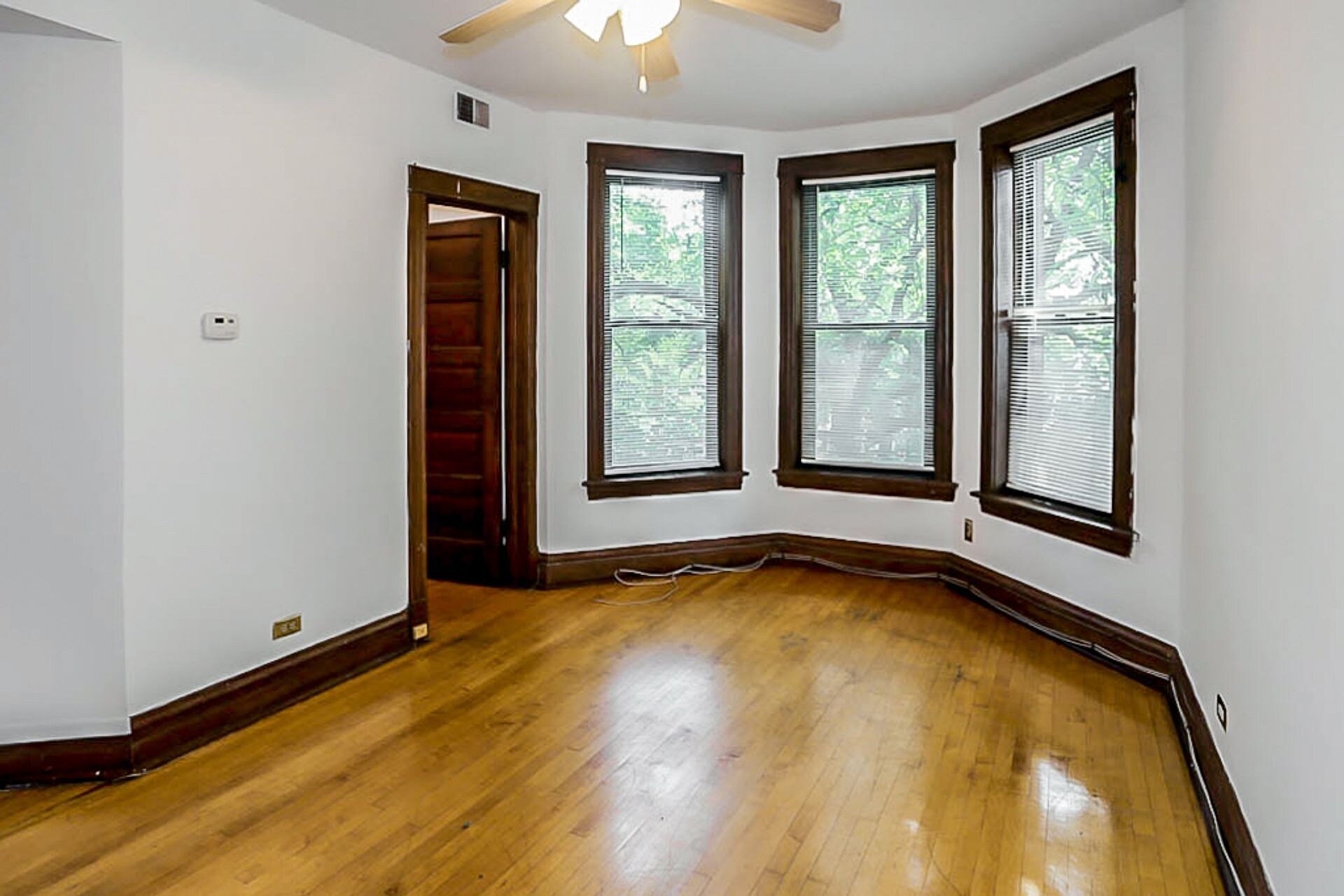 Building Photo - 1320 W Diversey Pky