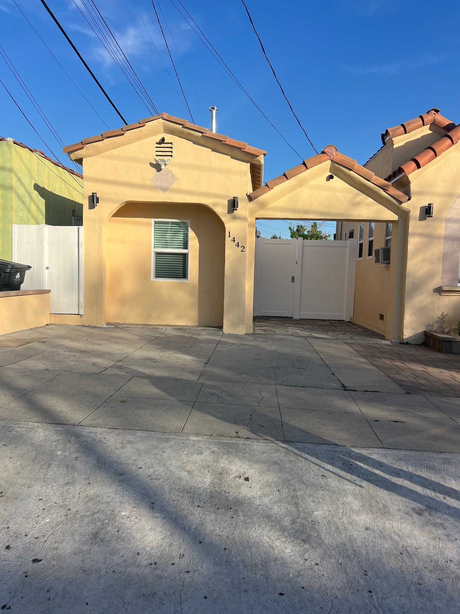 Building Photo - 1444 Alvira St