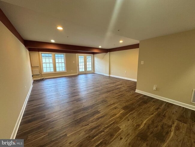 Building Photo - 9430 Dunraven St