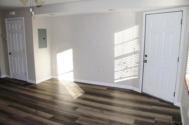 Building Photo - 57 S Mast St