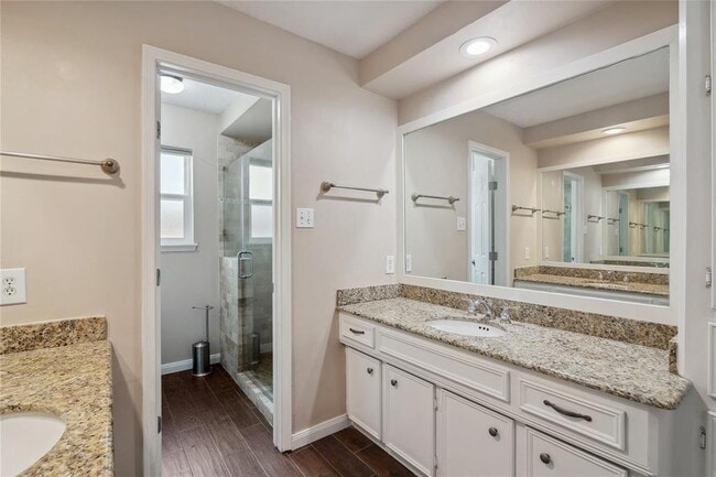 Building Photo - 10911 Elmdale Dr