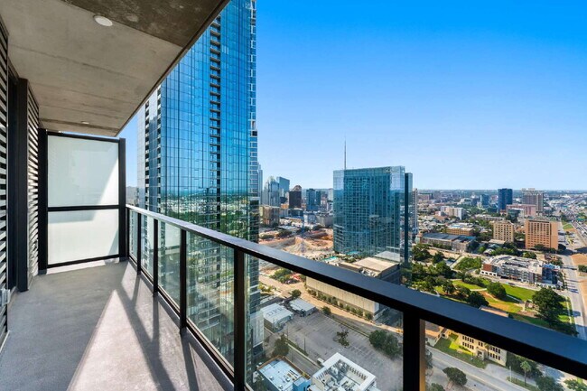 Building Photo - Luxury Condo with Skyline Views
