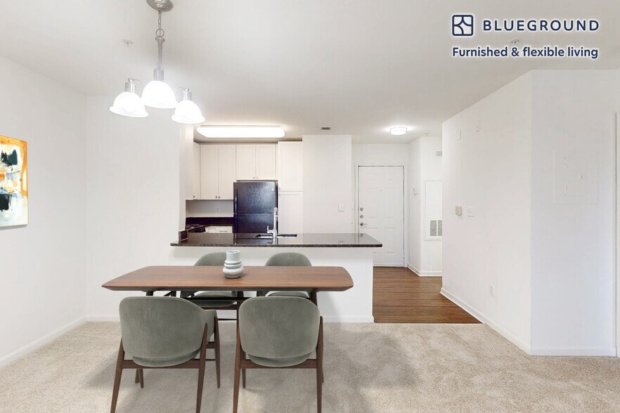 Building Photo - 1563 Onyx Dr