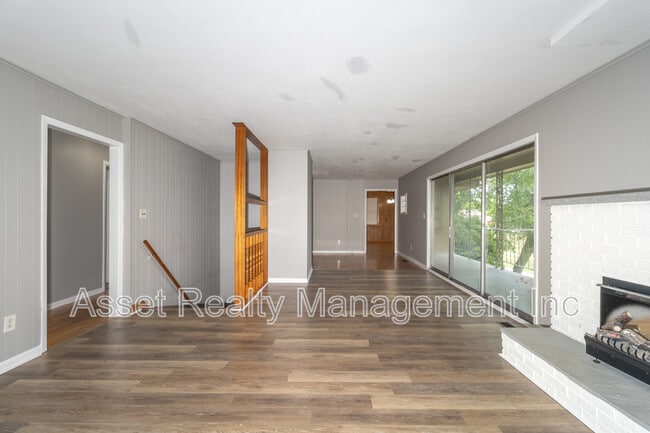 Building Photo - 630 Colonial Dr