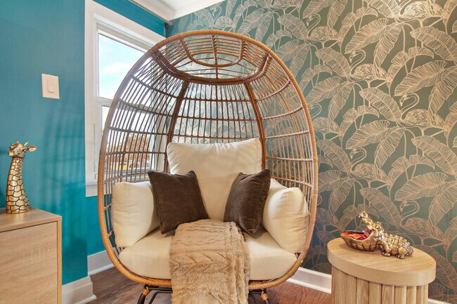 Building Photo - 3446 N Ozark Ave