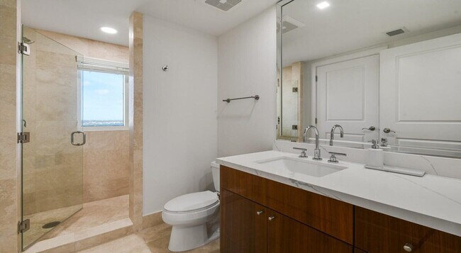 Building Photo - 2700 N Ocean Dr